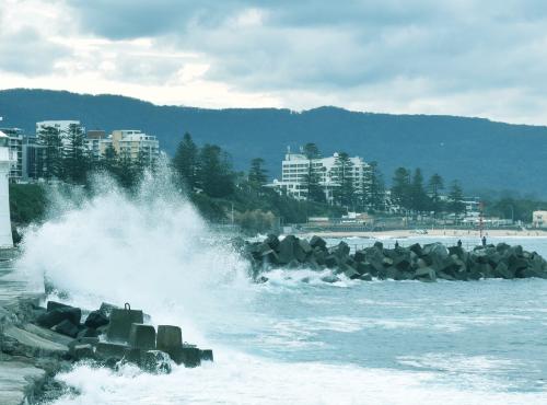 Crashing waves