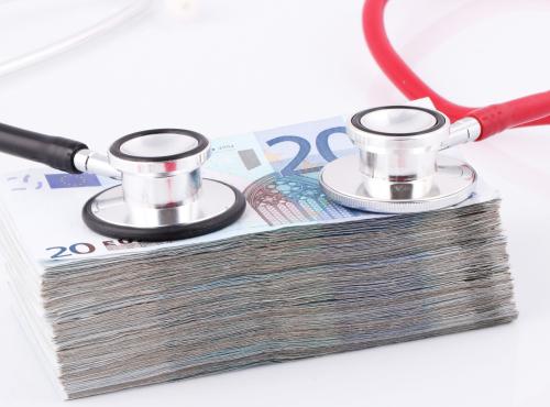 sthetoscpe and cash bills